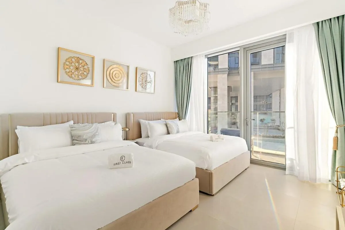 Elegant 1Br Apt With Balcony Views Of Burj Khalifa & Dubai Canal