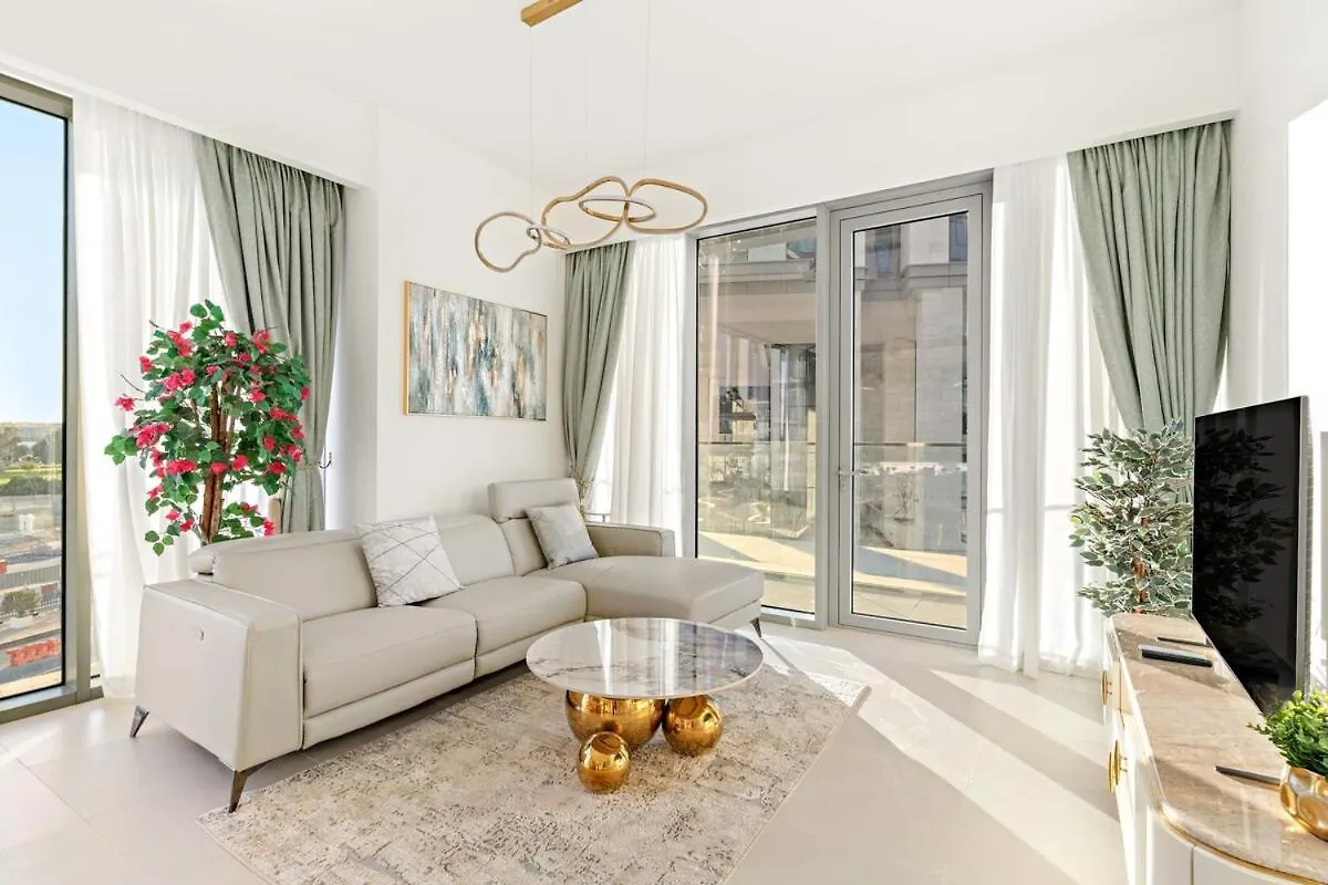 Elegant 1Br Apt With Balcony Views Of Burj Khalifa & Dubai Canal 阿拉伯联合酋长国