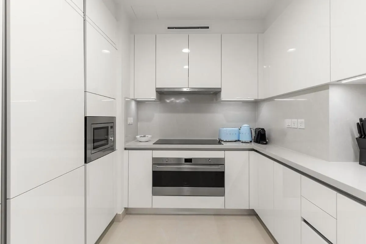 Elegant 1Br Apt With Balcony Views Of Burj Khalifa & Dubai Canal 0*,