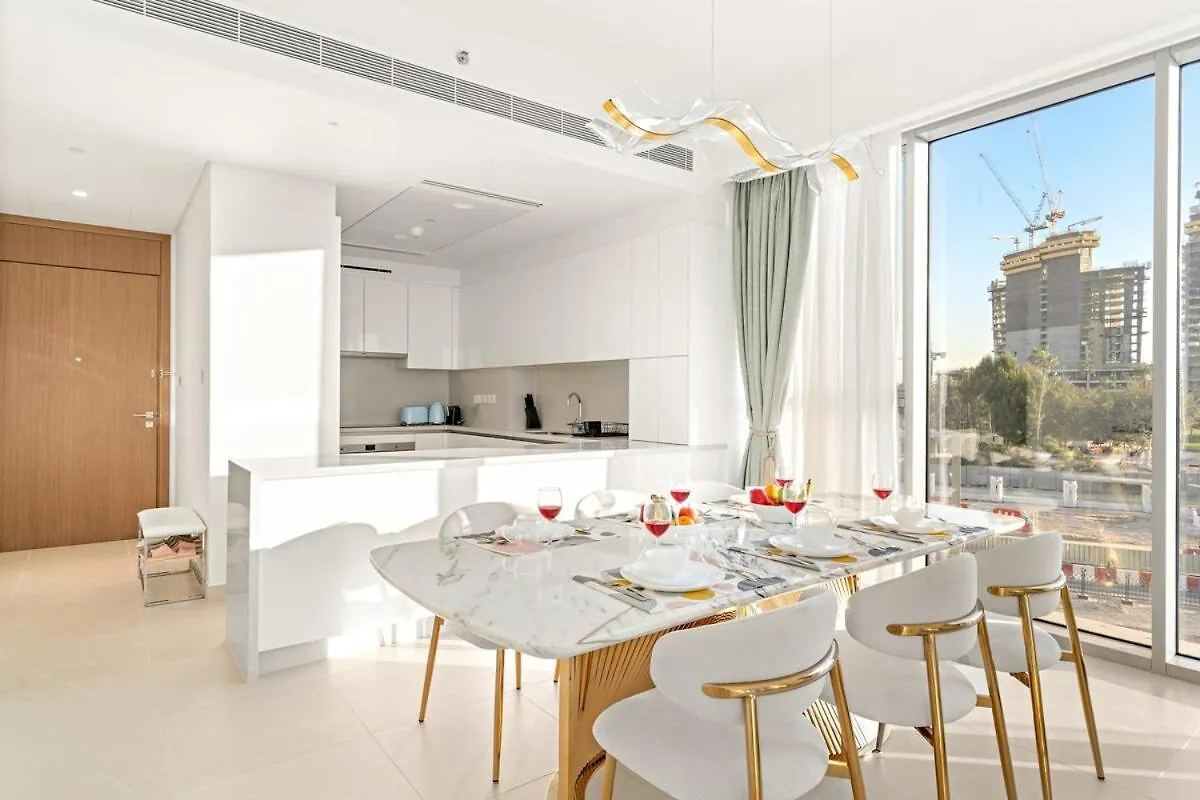 Elegant 1Br Apt With Balcony Views Of Burj Khalifa & Dubai Canal 阿拉伯联合酋长国