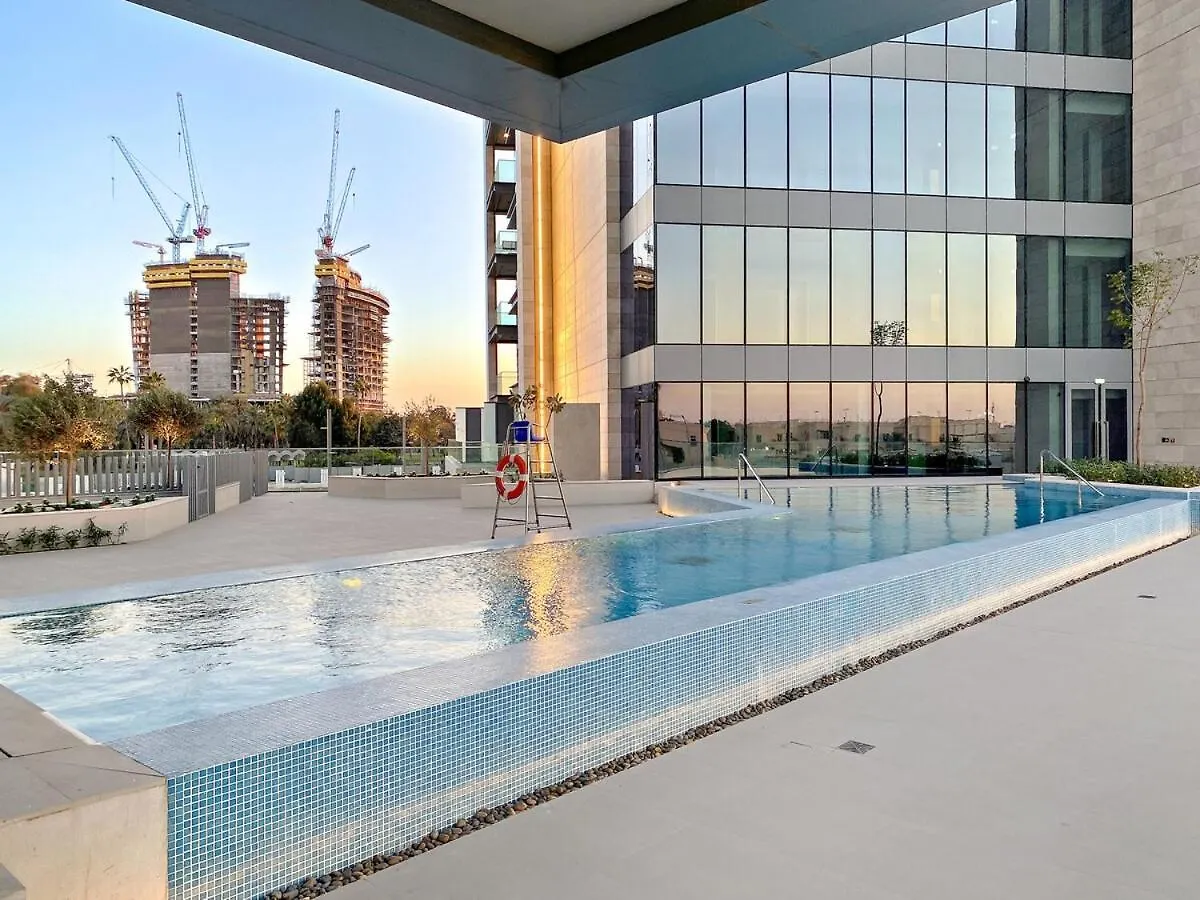 Daire Elegant 1Br Apt With Balcony Views Of Burj Khalifa & Dubai Canal